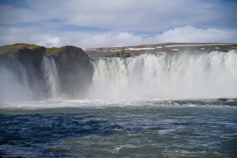 Akureyri: Day Trip to Goðafoss, Lake Mývatn & Nature Baths - Why this route works from Akureyri