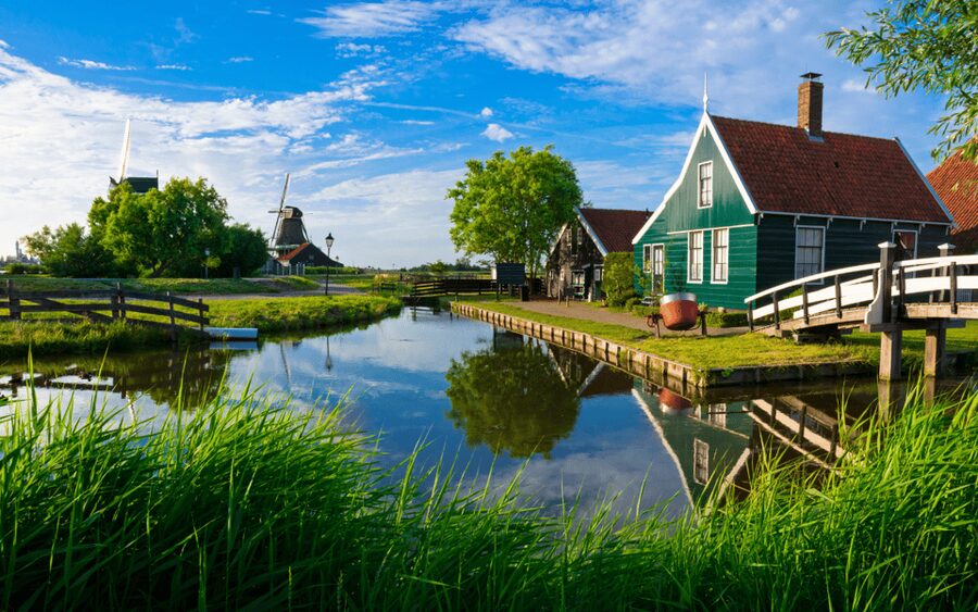 Amsterdam: Day Tour Keukenhof and Zaanse Schans Windmills - Why the flexible return changes the day