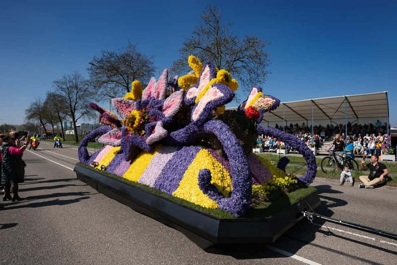 Amsterdam: Day Trip to Flower Parade & Keukenhof on April 18 - Who will enjoy this outing most