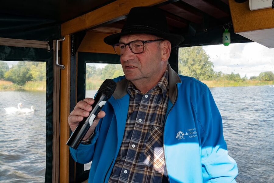 Amsterdam: Giethoorn Tour Scenic Cruise, Cheese & Free Time - Why Giethoorn makes a good change from Amsterdam