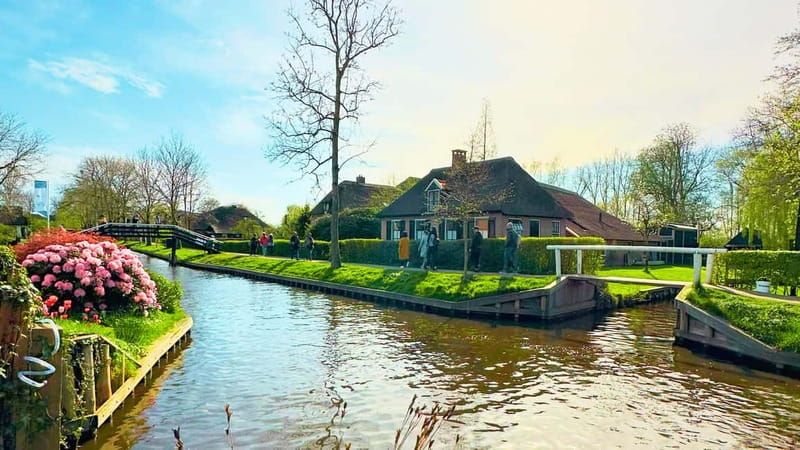 Amsterdam: Giethoorn & Zaanse Schans Small Group Day Trip - Who should book this day trip?