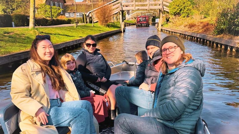 Amsterdam: Giethoorn & Zaanse Schans Small Group Day Trip - What the guide adds