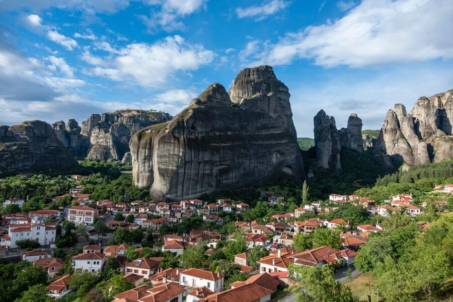 Athens: Meteora Day Trip with Central Pickup & Audio Guide - The four-hour coach journey through central Greece