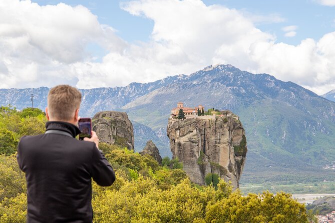 Athens: Meteora Monasteries, Caves & Coastal Stopovers with Lunch - Why Meteora is worth the long ride from Athens