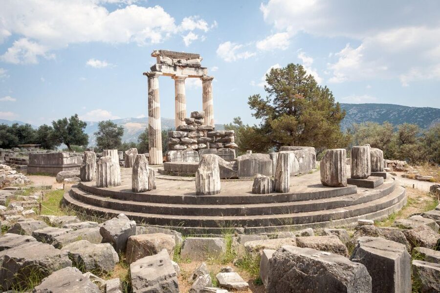 Athens: Small-Group Day Trip Tour to Delphi - Walking the Sanctuary of Apollo
