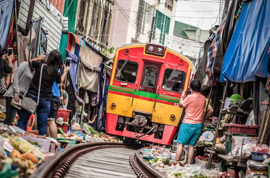 Bangkok: Damnoen Saduak, Train Market & Mahanakhon Day Trip - Final call