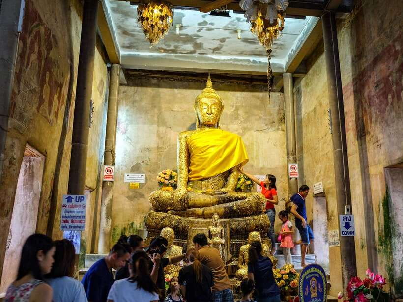 Bangkok: Maeklong Railway & Amphawa Floating Market Day Trip - Two hours at Amphawa Floating Market