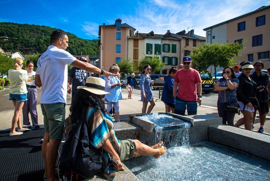 Barcelona: Guided Day Trip to Andorra, France, and Spain - Price, group size, and what you actually receive