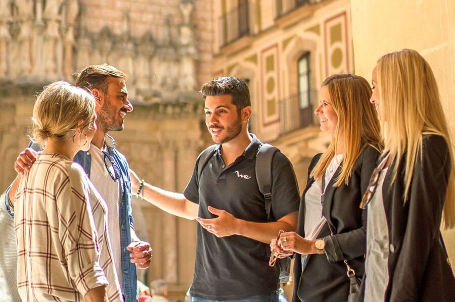 Barcelona: Montserrat, Girona & Costa Brava Guided Day Trip - Girona: medieval streets, river houses, and a free hour