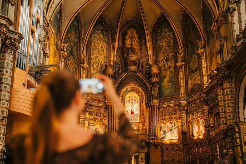 Barcelona: Montserrat Monastery and Natural Park Day Trip - The downhill walk through Montserrat Natural Park