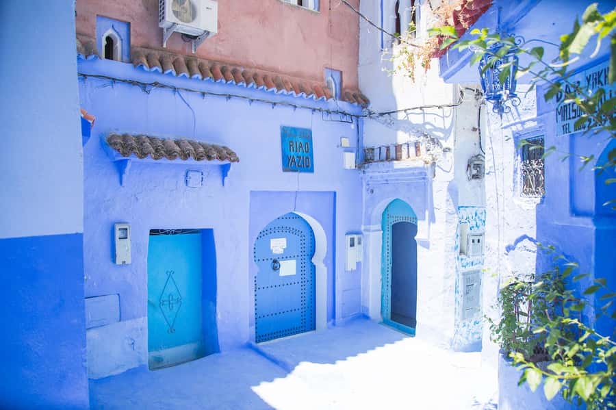 Blue City magic: Affordable Day Trip from Fez to Chefchaouen - Coffee, snacks, and the Motel Rif stop