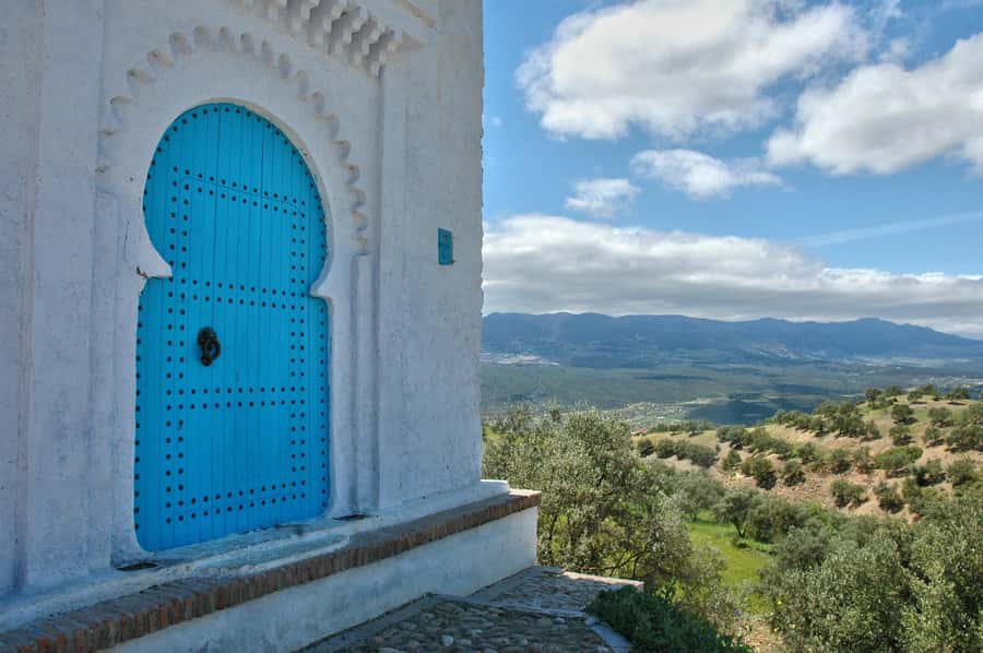 Blue City magic: Affordable Day Trip from Fez to Chefchaouen - The return drive through Ouezzane