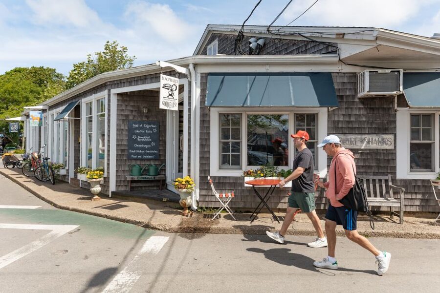 Boston: Martha's Vineyard Day Trip with Optional Island Tour - Choosing the three-hour island tour