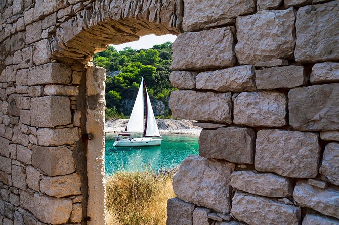 Brac Island One-Day Trip with the Sailboat Nana - Private Tour - The lunch is part of the experience