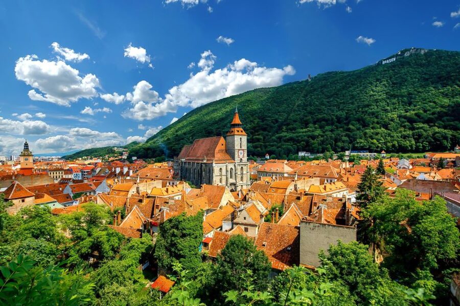 Bucharest: Day Trip to Dracula Castle, Peles Castle & Brașov - Three Transylvanian highlights from Bucharest