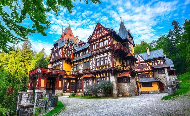 Bucharest: Peles and Bran Castles and Brasov Day Trip - Bran Castle and the Dracula connection