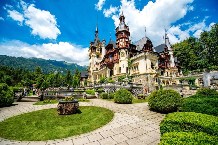 Bucharest: Peles & Dracula's Castle and Brasov Full-Day Trip - Why this day trip works from Bucharest