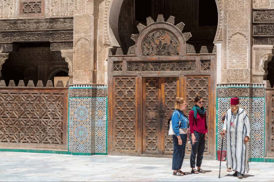 Casablanca to Fez: Scenic & Historical Day Trip with Lunch - The early pickup and road to Fez
