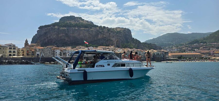 Cefalù: Coast-to-coast boat day trip with snorkeling and aperitif - Guide communication and the pace of the trip