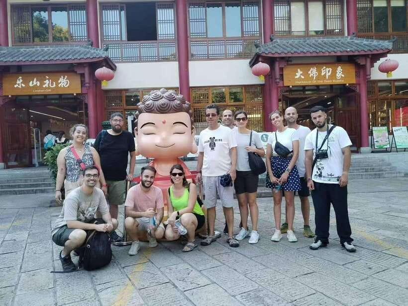 Chengdu: Giant Panda and Leshan Buddha Day Trip - Getting the best time with the pandas