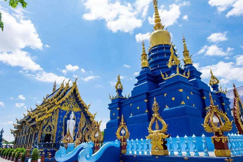 Chiang Mai: Chiang Rai Temples, Karen Tribe and Hot Springs - The Karen long-neck village and a difficult tradition