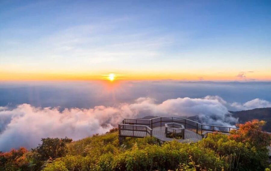 Chiang Mai: Doi Inthanon Park with Kew Mae Pan Hike Day Trip - Lunch, coffee, and the hill communities