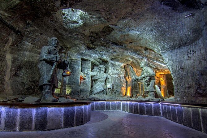 Day Trip: Auschwitz-Birkenau and Wieliczka Salt Mine from Krakow - Two Major Krakow Sights in One Very Long Day