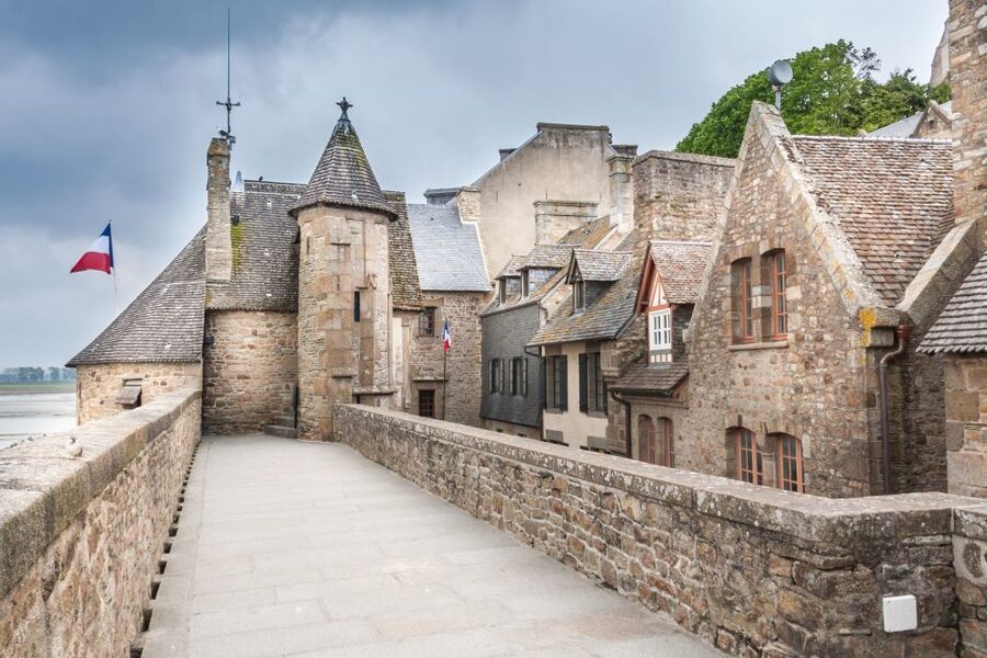Day Trip to Mont-Saint-Michel from Paris - How much time you get on the island