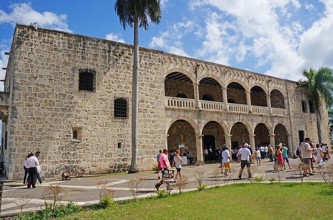 Day Trip to Santo Domingo from Punta Cana - A brief breath of sea air at the Malecón