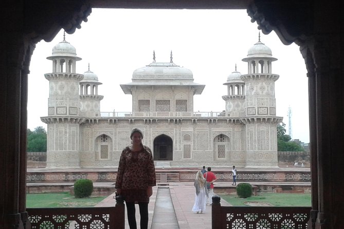 Delhi to Agra and Taj Mahal Private Day Trip by Express Train with Lunch - The Taj Mahal deserves your best energy