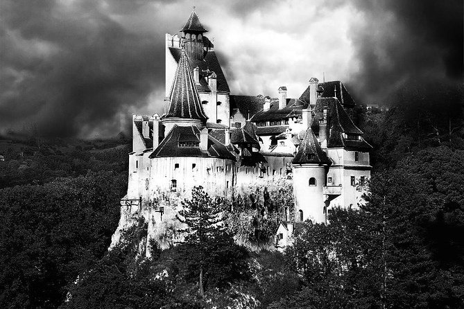 Dracula's Castle, Peles Castle and Brasov Day Trip from Bucharest - Brasov’s medieval center and a useful lunch break