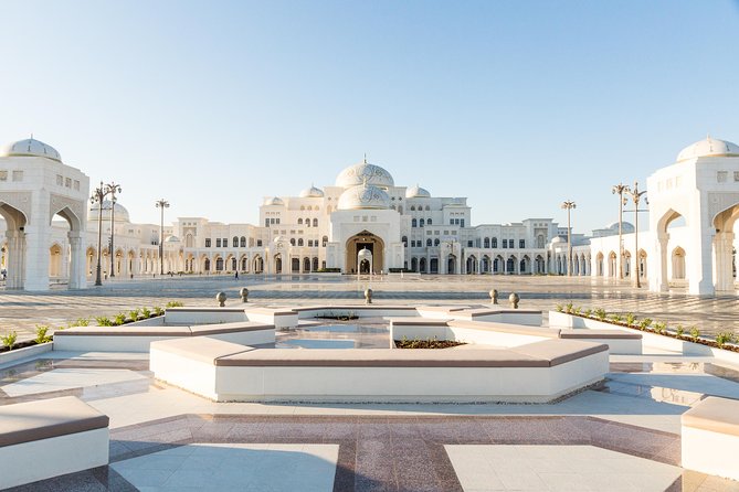 Dubai to Abu Dhabi Day Trip: Grand Mosque, Palace & Etihad Towers - Marina Mall: a practical lunch break