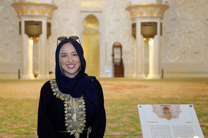 Dubai to Abu Dhabi Day Trip: Grand Mosque, Palace & Etihad Towers - Etihad Towers and the Abu Dhabi skyline
