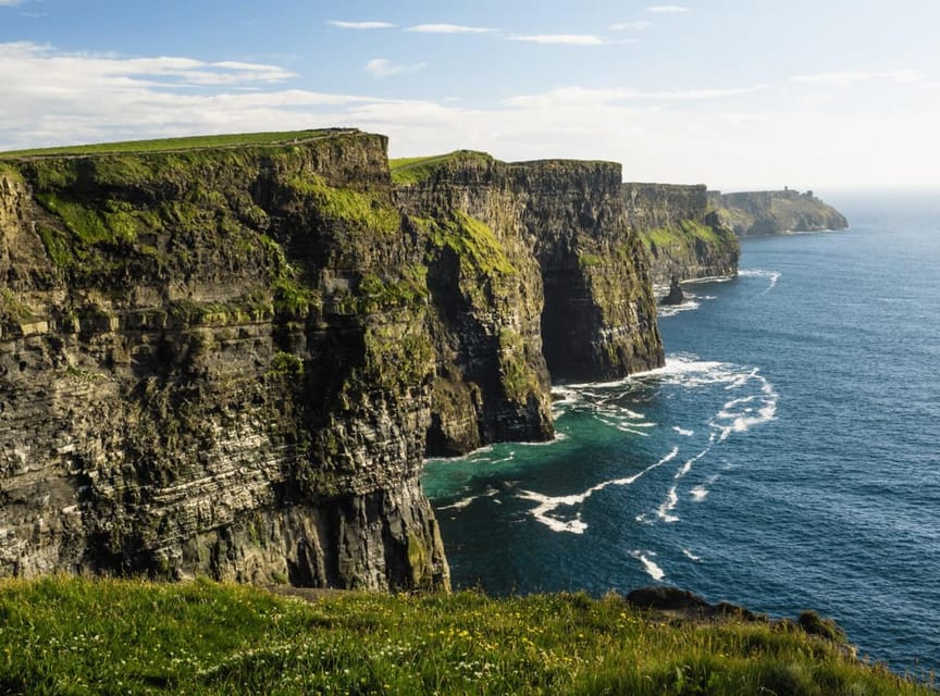 Dublin: Cliffs of Moher, Doolin, Burren, and Galway Day Trip - Lunch and local atmosphere in Doolin