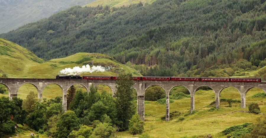 Edinburgh: Glenfinnan Viaduct, Glencoe & Fort William - Weather, clothing, and timing tips