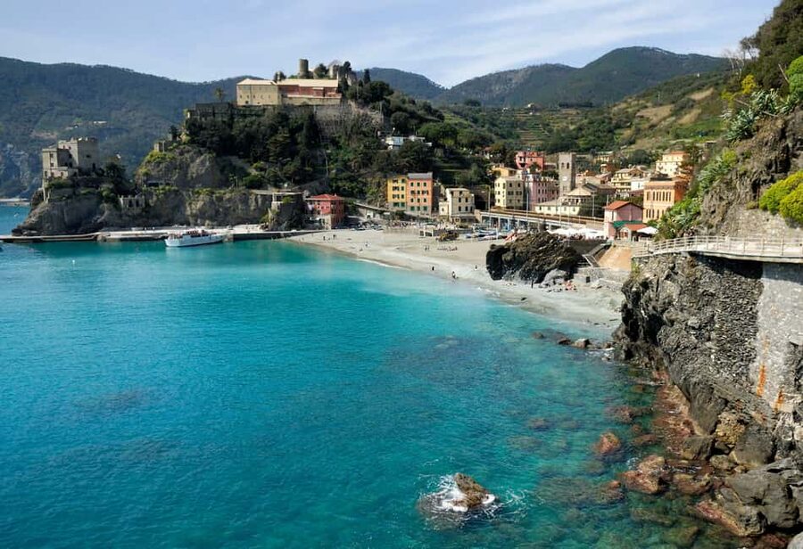 Florence: Cinque Terre Day Trip with Optional Hiking or Pisa - Vernazza gives you time by the water