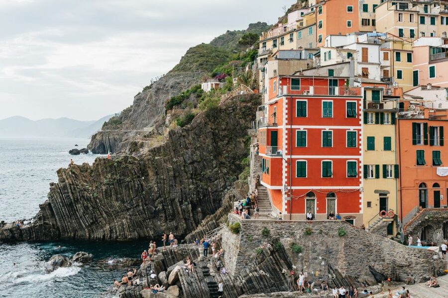 Florence: Cinque Terre Day Trip with Optional Hiking or Pisa - Monterosso is the best break for a beach