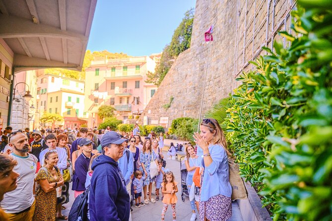 Florence: Cinque Terre Park Day Trip with Optional Street Food - The physical effort and crowd factor