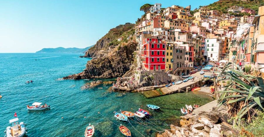 Florence: Day Trip to Cinque Terre with Optional Street Food - Manarola: the best early look at Cinque Terre