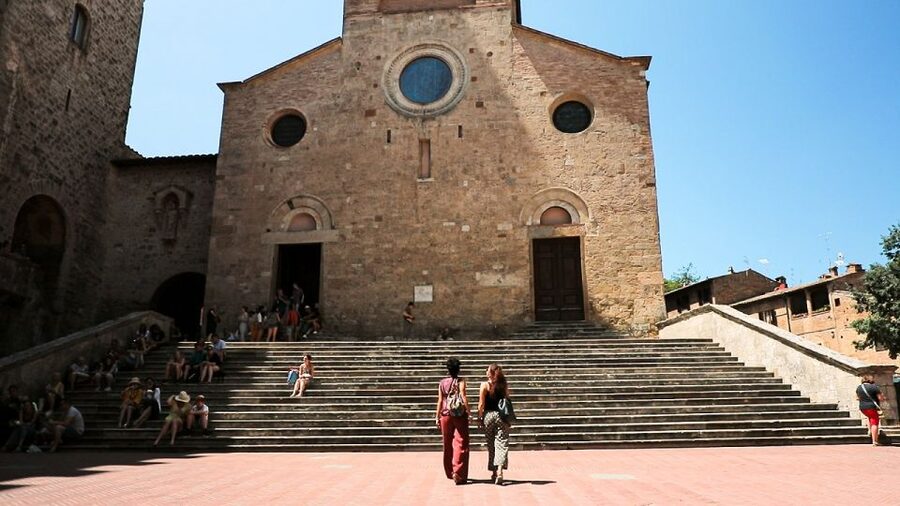 Florence: Pisa, Siena, S. Gimignano, Chianti Wine & Lunch - The bus, group size, and pace