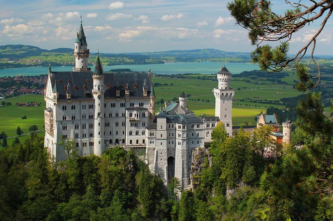 Frankfurt Super Saver: Neuschwanstein Castle and Rothenburg Day Trip - Why Neuschwanstein is worth the long ride