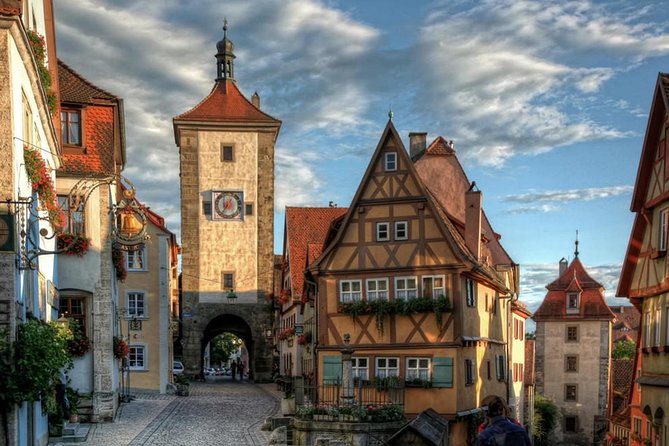 Frankfurt Super Saver: Neuschwanstein Castle and Rothenburg Day Trip - How the $597.38 price works as value