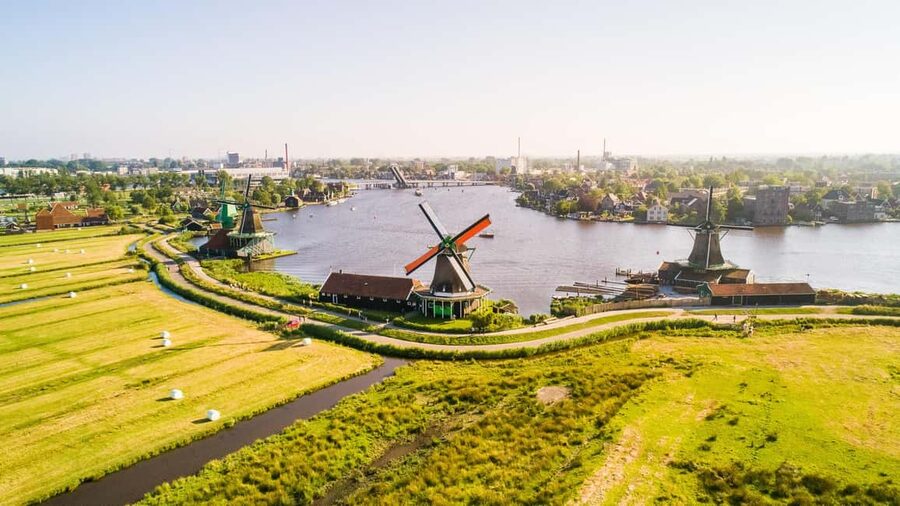 From Amsterdam: Zaanse Schans, Volendam & Marken Day Trip - Meeting at Amsterdam Central Station