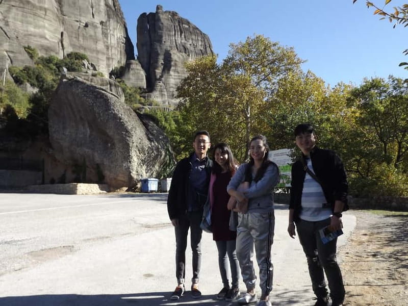 From Athens: Meteora Caves & Monasteries Day Trip by Train - The best part for many people: viewpoint stops