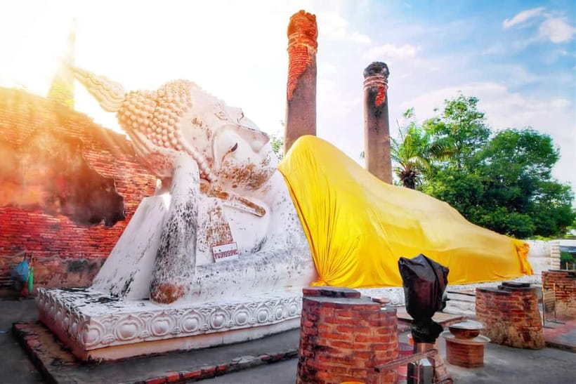 From Bangkok: Ayutthaya & Ayothaya Floating Market Day Trip - Wat Yai Chai Mongkhon and the first temple visit