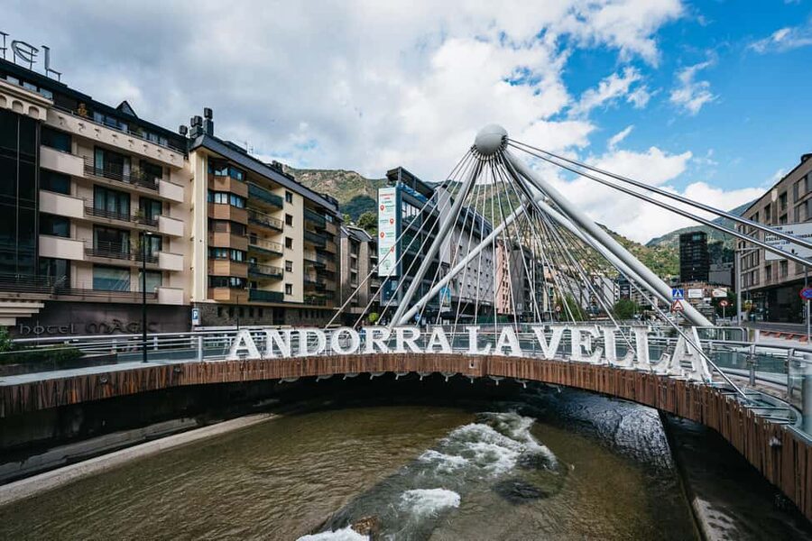 From Barcelona: Guided Day Trip to Andorra, France and Spain - Should you book it?