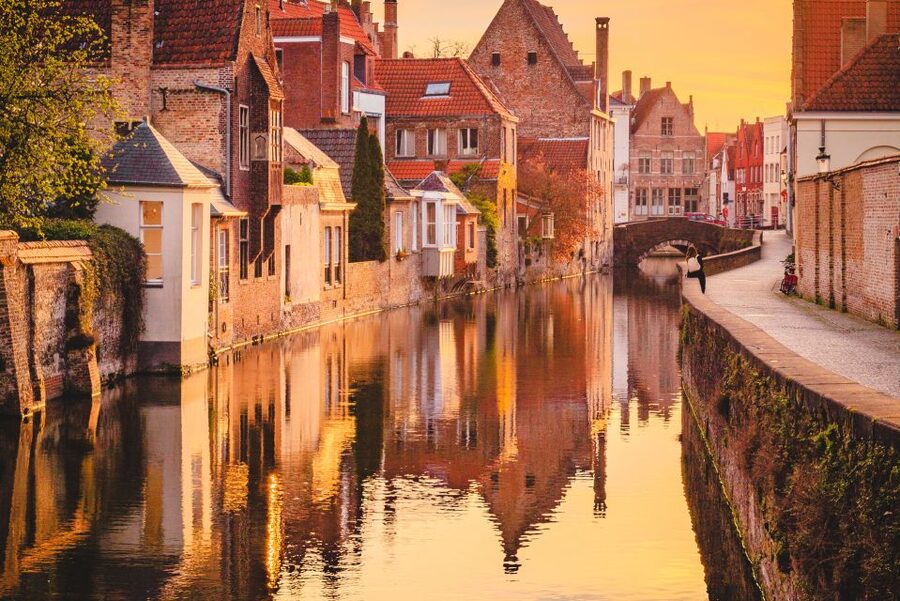 From Brussels: Bruges Day Trip with Boat Tour Option (ENG) - Starting at Brussels Central Station