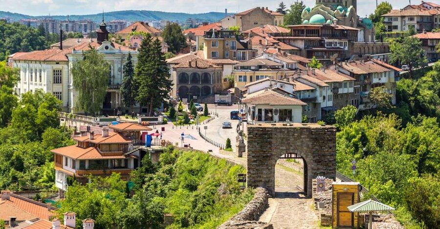 From Bucharest: Small Group Day Trip to Medieval Bulgaria - Veliko Tarnovo, Bulgaria’s old imperial capital