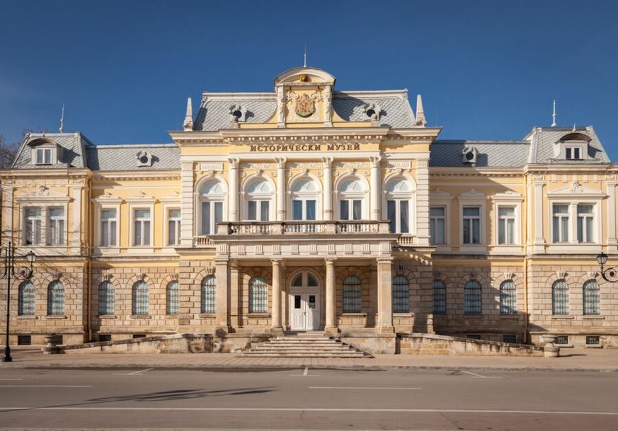From Bucharest: Small Group Day Trip to Medieval Bulgaria - Arbanassi and the houses of prosperous merchants