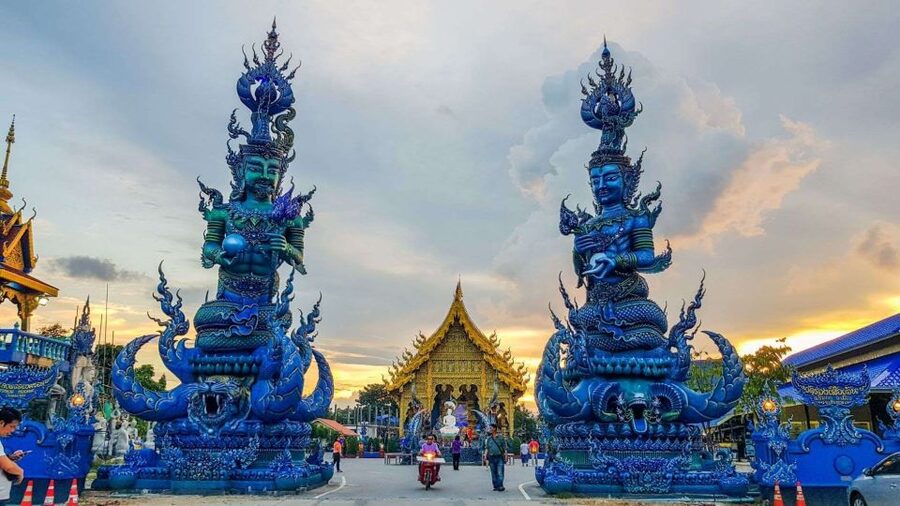 From Chiang Mai: Chiang Rai's Temples Exploration Day Trip - What the guides add